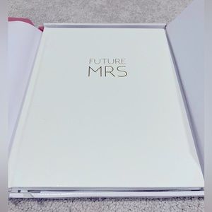 Brand new Fluytco Paperie luxury wedding planner w/ stickers, cards and more